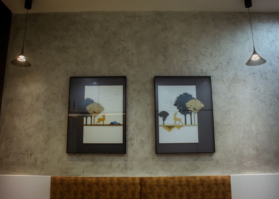 Symmetrische woonkamer met identieke meubels. Symmetrische woonkamer met identieke meubels.