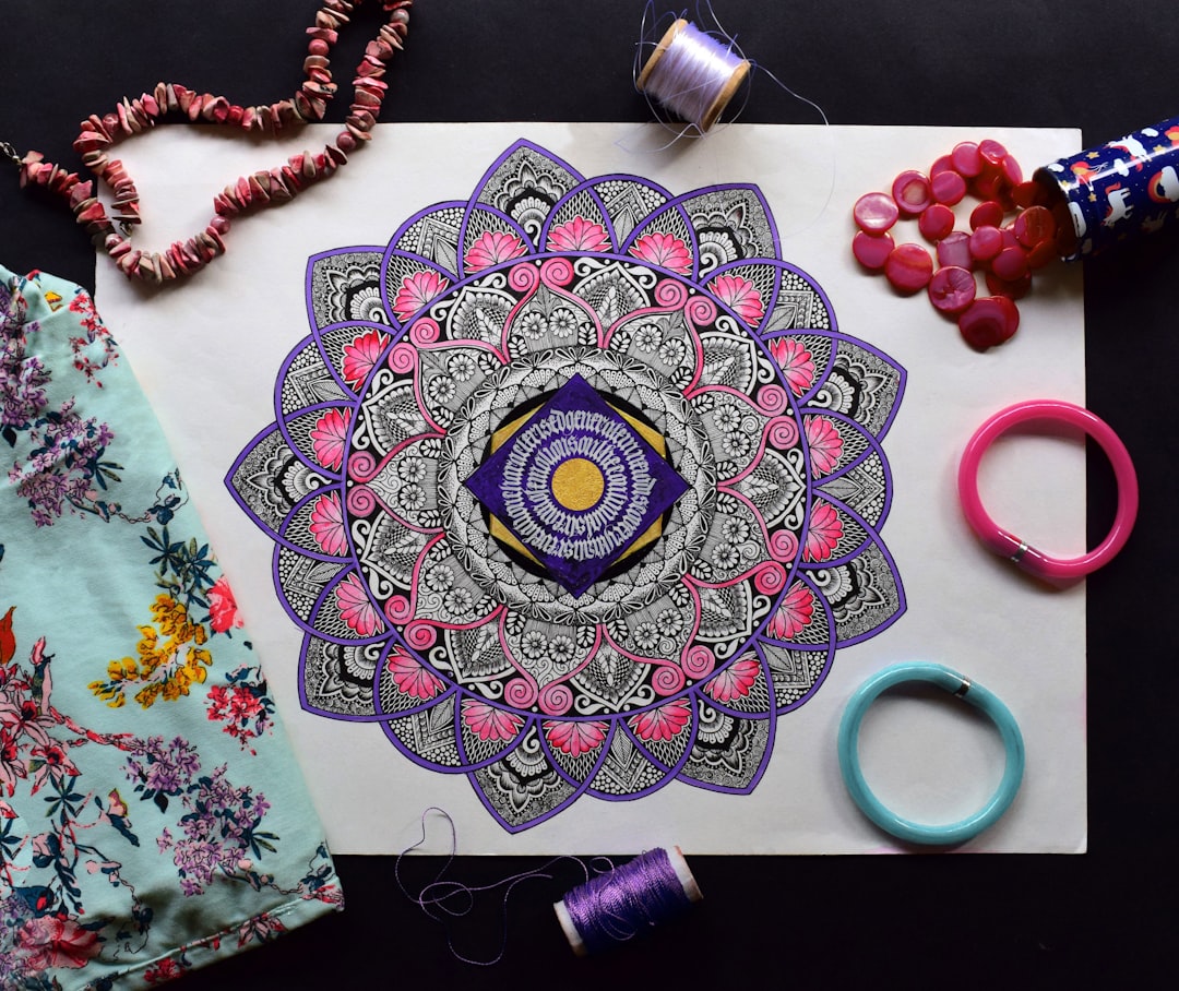 Mandala tapijt voor rustgevende herfst sfeer. Mandala tapijt voor rustgevende herfst sfeer.